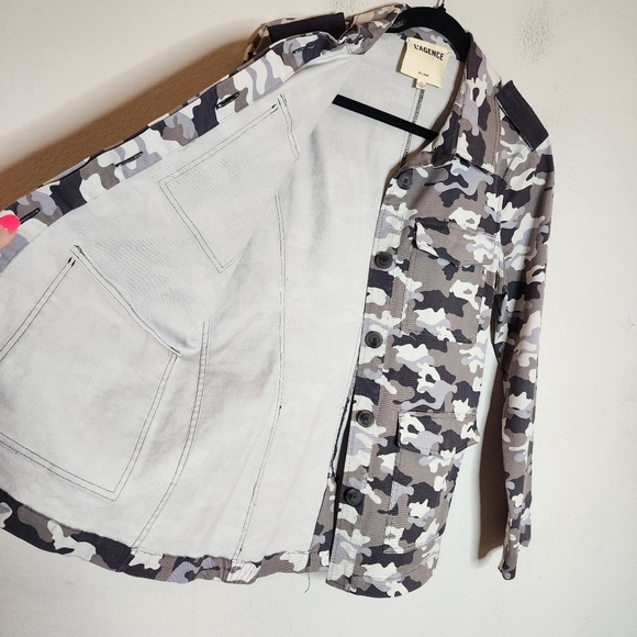 L'AGENCE Cromwell Button-Front Grey Camo-Print Military Jacket. Size medium - Picture 8 of 16
